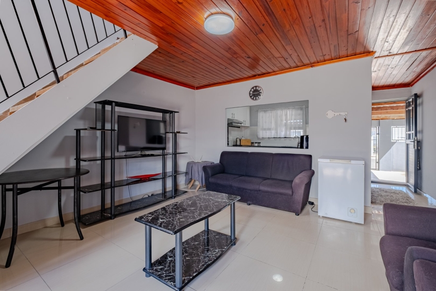 5 Bedroom Property for Sale in Lentegeur Western Cape